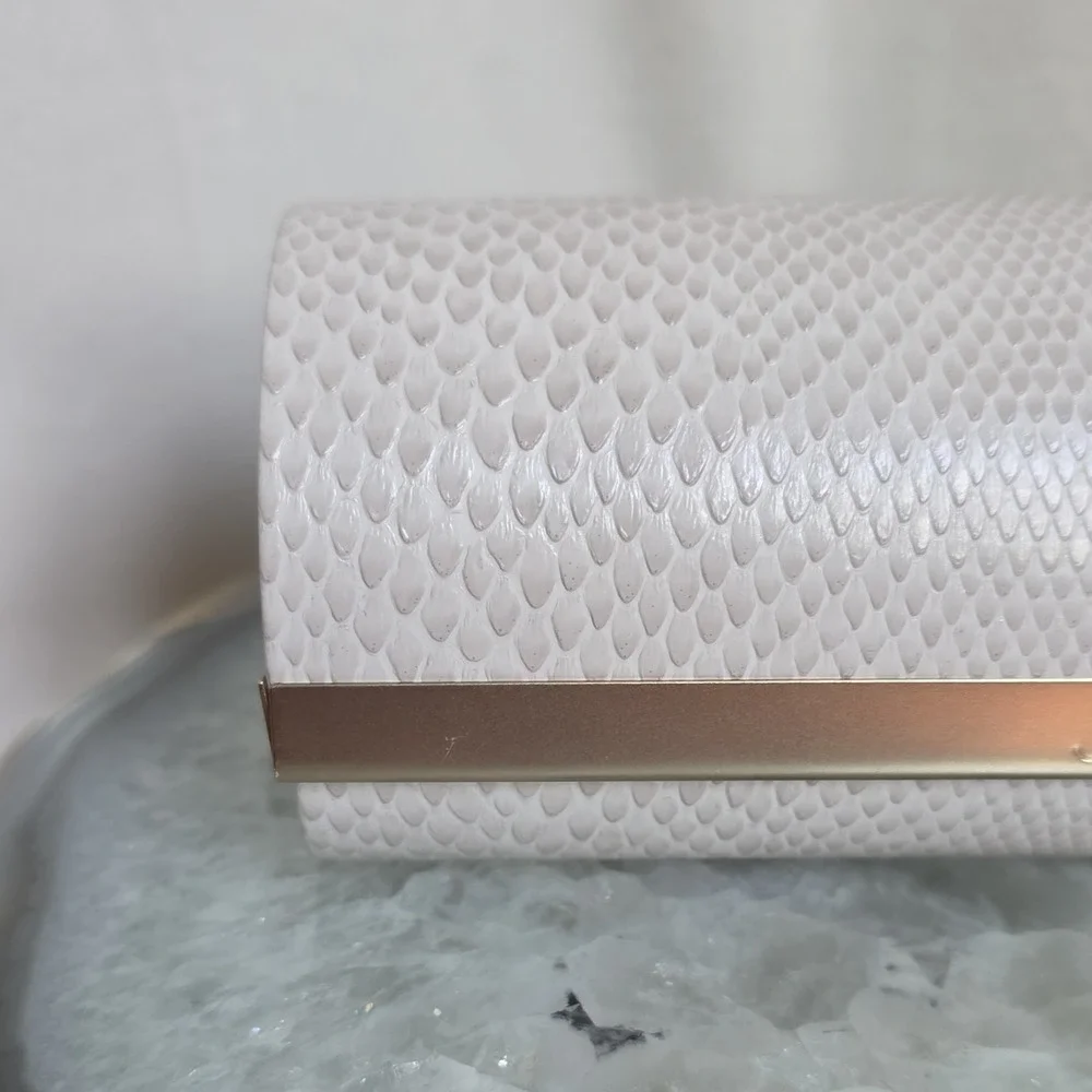 Jimmy Choo Hard Eyeglass Case Pre-loved White Faux LTHR Felt Lining Animal Print